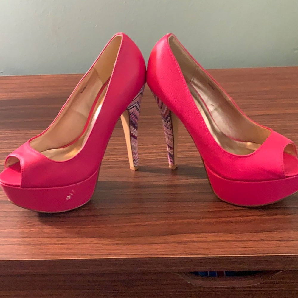 Pink crochet Heels. Size 7
